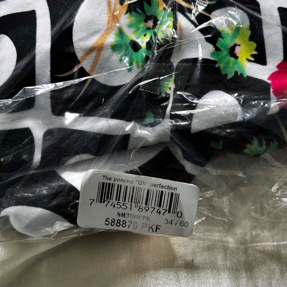 PONCHO, PINK FLORAL (Black, White, Pink, Yellow, Green), ONE SIZE, CANADIAN MADE - Picture 4 of 10